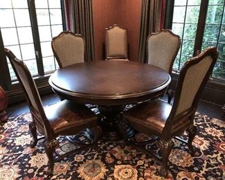 Round pedestal table