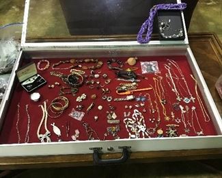 This is the first jewelry case.  Second will be posted this evening...still finding lil treasures!