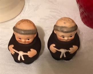 Hummel salt and pepper