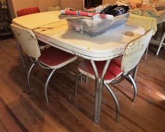Vintage dining table and chairs by Arvin