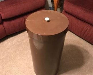 Kartel canister with lid