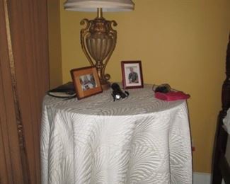 LAMP & TABLE