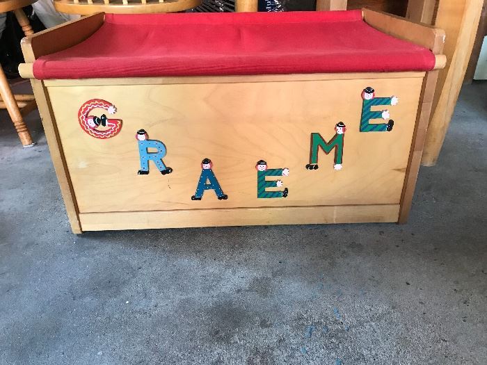 Toy chest 