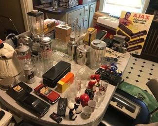 Loads of early vintage collectibles, soda fountain, advertising, vintage toys etc