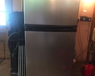 Very nice fridge/freezer combo