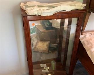 #43 4 Glass Shelf Display Cabinet w/Light puck 19x8x33 $75.00