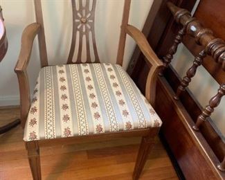This chair goes with dining table #23