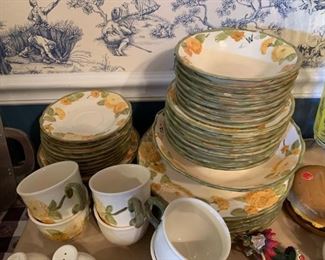 #84 8 plate 8 cereal bowl 8 fruit bowl 8 saucer 6 cups 8 salad Metlox poppy trail $200.00