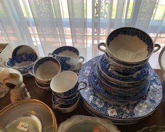 #86	woodland Wedgewood china8 bowls, 7 plates, 3salad, 6 salad, 6 cup saucer	 $100.00 	