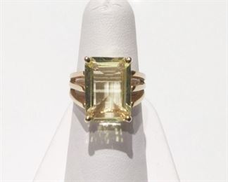 Lot 004 
Citrine Emerald Cut 14k Yellow Gold Ring