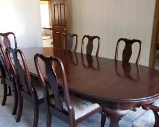 Ethan Allen Dining room table and chairs 