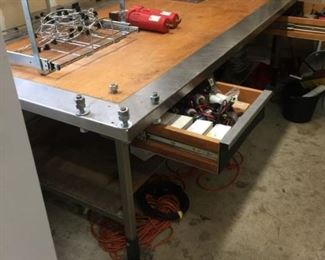 Work table on wheels large