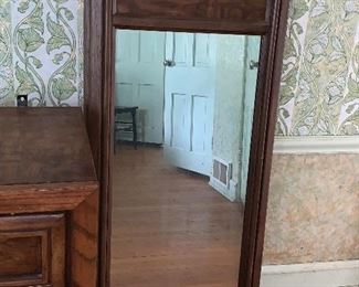 2 Tall mirrors attach to dresser