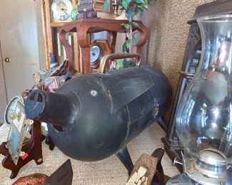 Super cool pig-shaped barbecue grill, another view
