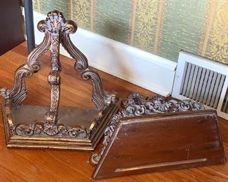 Matching gold-gilded shelf brackets