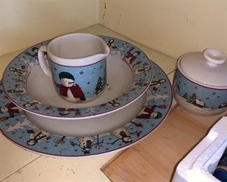 Plate, bowl, cream and sugar