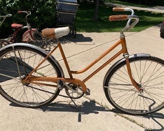Vintage women's Schwinn Deluxe Breeze bike