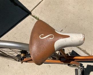 Vintage women's Schwinn Deluxe Breeze bike - original seat
