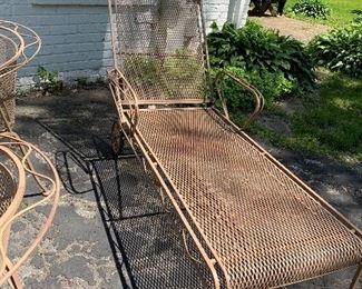 5pc Wrought Iron patio set w/matching lounge chair