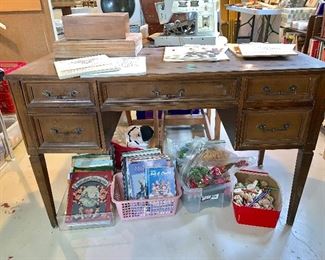Nice Ladies desk