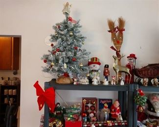 Family Room Left: Christmas Things