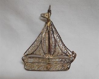 Silver Sailboat Pin