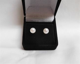 10 k Pearl Earrings