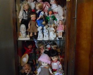 Madame Alexander Dolls..CURIO CABINET is Lighted..PUT ANYTHING IN IT..lol