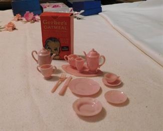 Irwin Child's Plastic Tea Set