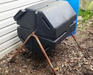 29- Achla designs tumbling composter