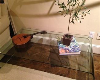 Very fine curved glass coffee table