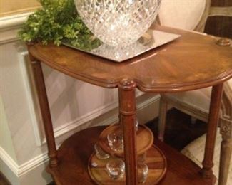 Two-tier serving cart