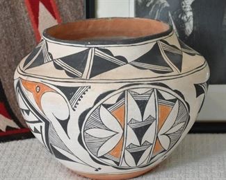 Acoma pot - possibly SOLD at preview