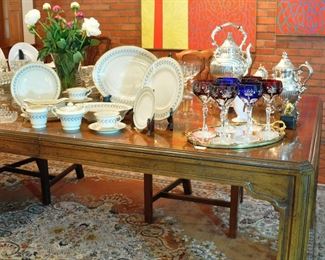 Popular vintage china pattern, Sherwood by Syracuse China - a service for 8 with serving pieces - all pieces are in undamaged and excellent condition