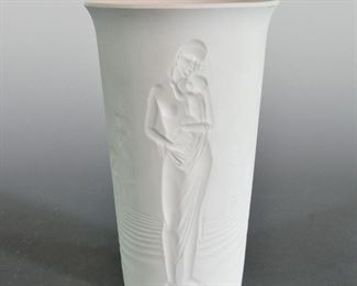 Art Deco Vase Harvest Cup designed by Siegmund Schutz for Royal Berlin in 1934. Acquired in Austria in the early 1960s. KPM cobalt blue scepter mark