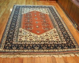 Great Turkish carpet with some wear signs (very popular today to have rugs with wear) 4' 4" by 6' 6"