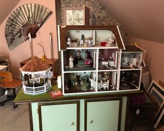 Large Doll House