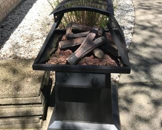 Outdoor gas fired fire pit