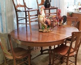 Beautiful vintage oak dining room set