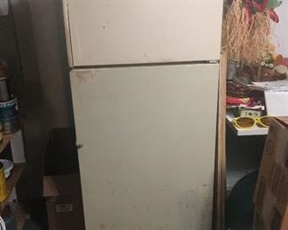 Refrigerator/ Freezer, 