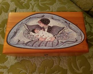 P Buckley Moss cedar box