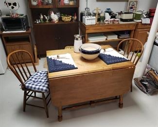 Maple dropleaf
Oak chairs
