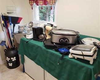 Small appliances
Charlottesville milk can