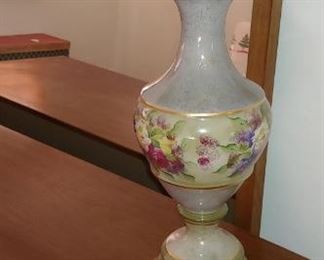 Ceramic lamp with floral motif