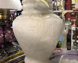 Wonderful alabaster Lamp with animal in woods