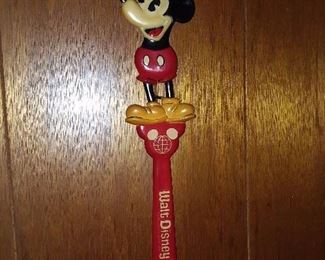 Vintage Walt Disney World Mickey Backscratcher