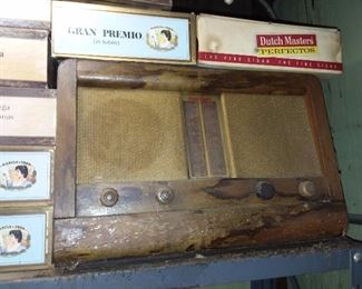 Vintage Radio (SHELL ONLY)