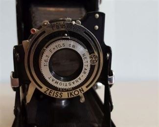 Fold-out Camera – Zeiss Ikon