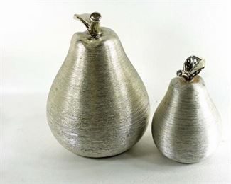 2 metal pears