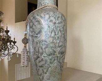 Vase. Very Large.